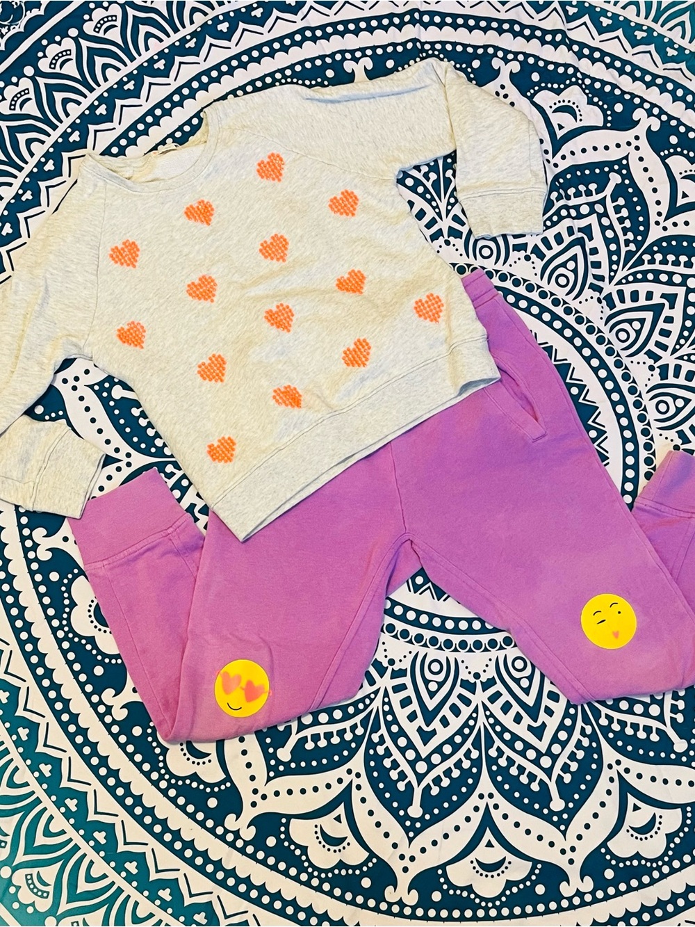🌟❣️4/$10❣️Girls Med crewcuts Heart Pullover & Purple Jogger Set - Orange Hearts